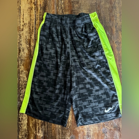 Nike Black Dri-FIT Boys Shorts - Picture 1 of 5
